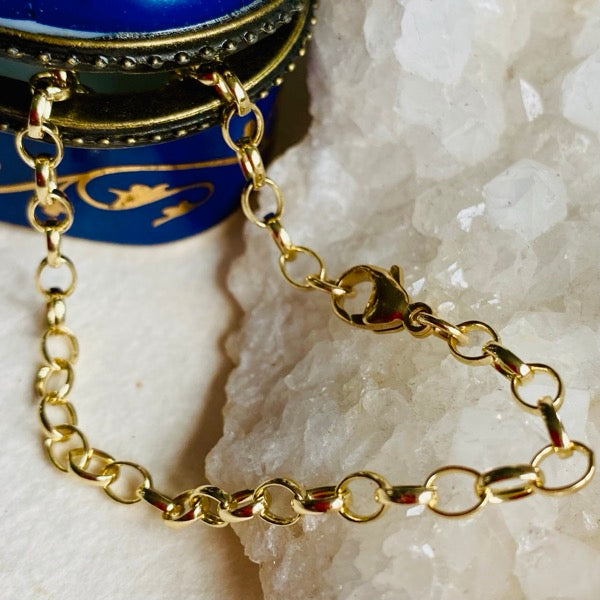 Solid Gold Oval Belcher Bracelet by Joy Everley